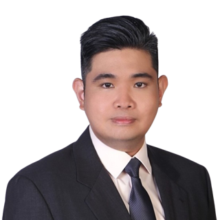 Headshot of Alex Tiah